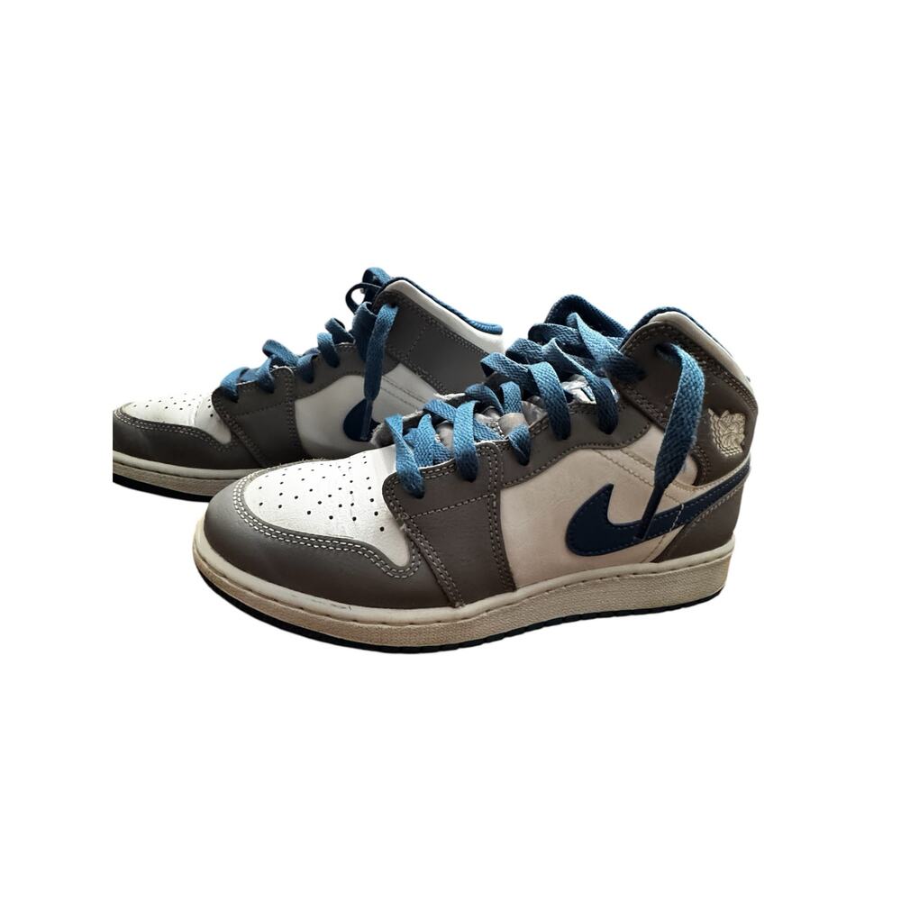 EUC Nike Air Jordan 1 Mids in True Blue Cement colorway size 6Y - Picture 4 of 7